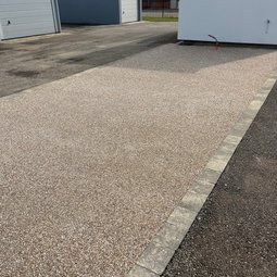 béton désactivé décoratif allée terrasse extérieure