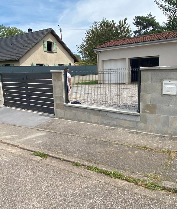 clôture maçonnée et portail