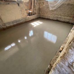 dalle béton intérieure pour plancher résidentiel et commercial